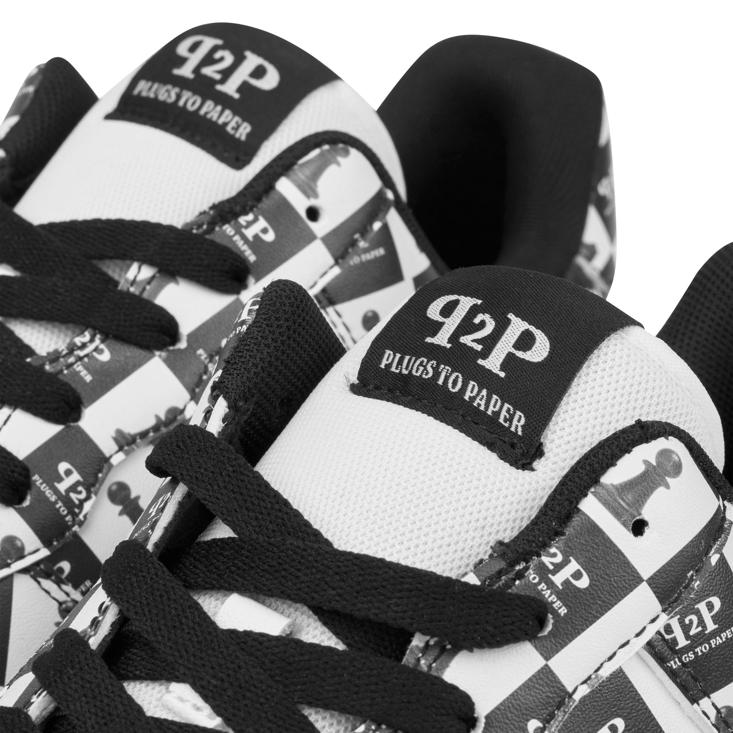 PLUGS TO PAPER Chessboard Trainers - Red